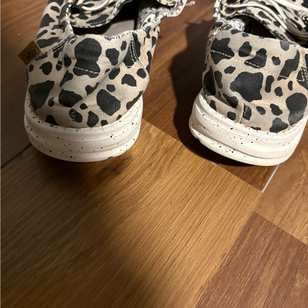 Hey Dude Women’s Wendy Cow Print - Picture 4 of 5